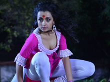 Trisha Nayaki Movie Photos